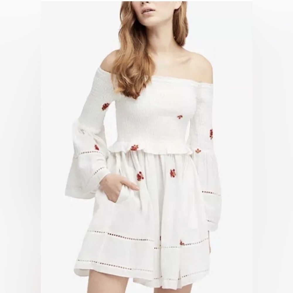 FREE PEOPLE Sz M Collecting Daisies Off Shoulder Bell Sleeves Mini Dress NEW